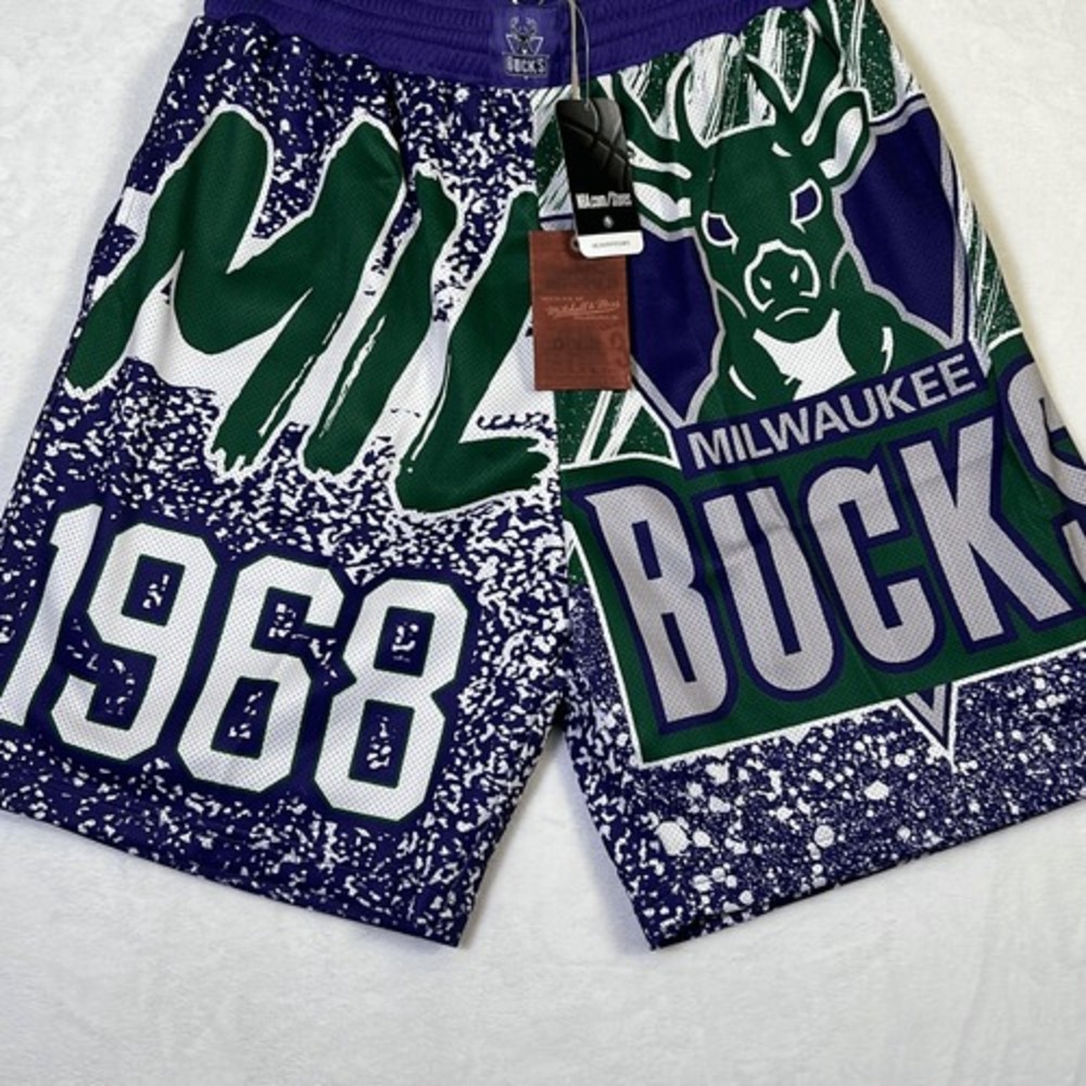 Milwaukee Bucks Mitchell & Ness Hardwood Classics Jumbotron Shorts NWT Men XL - Picture 6 of 8